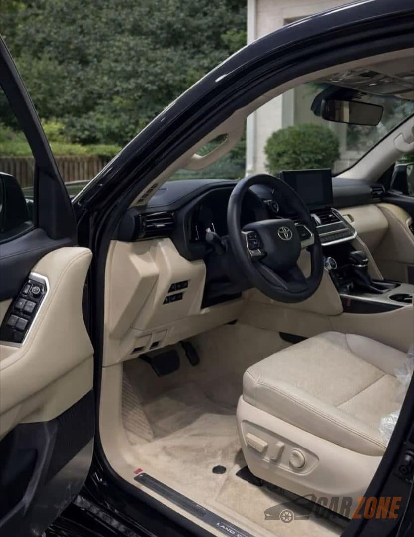 2025 تۆیۆتا لاند کروزەر GXR thumbnail 3