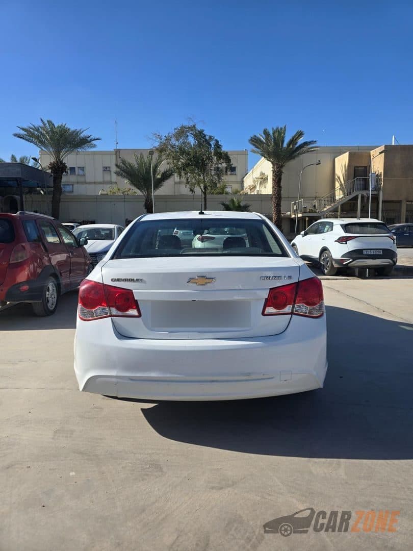 2013 Chevrolet Cruze Base thumbnail 6