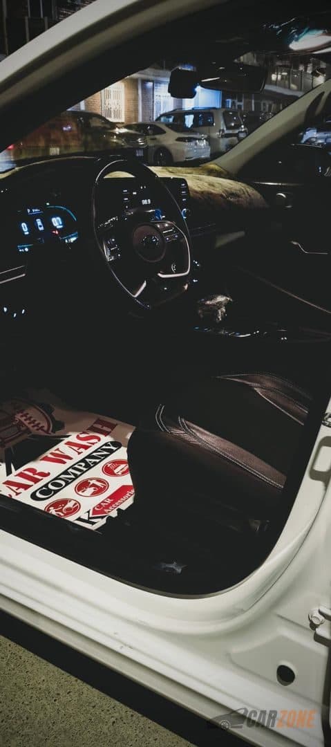 2024 Hyundai Elantra Base thumbnail 4