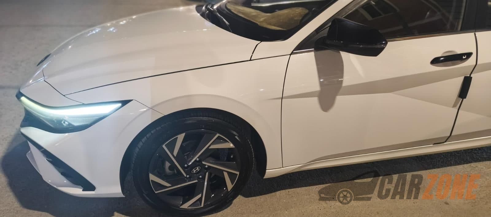 2024 Hyundai Elantra Base thumbnail 5