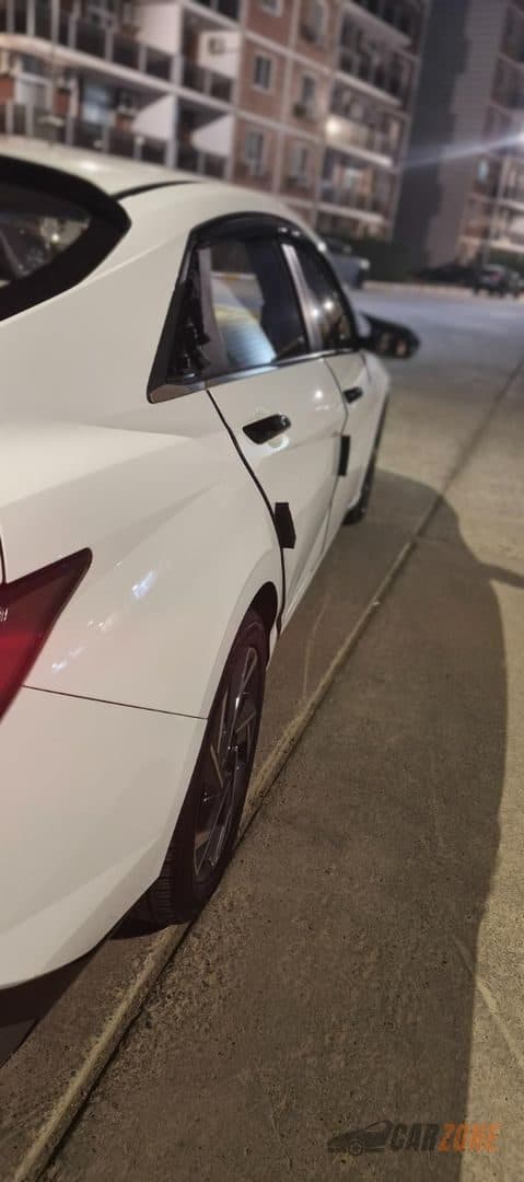 2024 Hyundai Elantra Base thumbnail 9