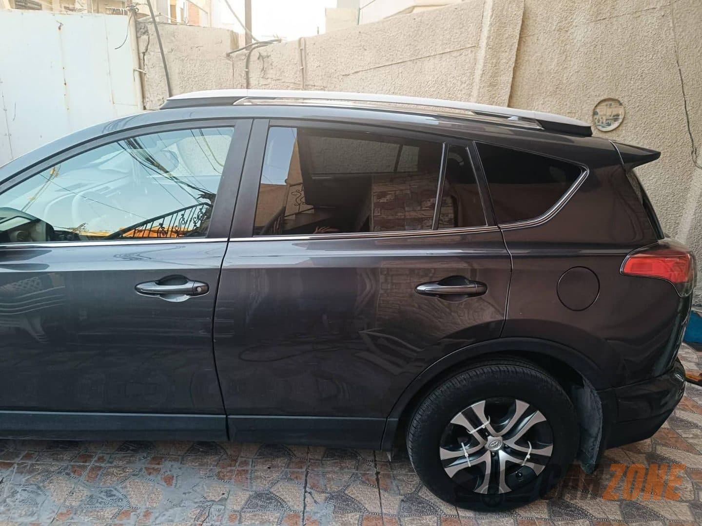 2018 تويوتا راف 4 LE - 1