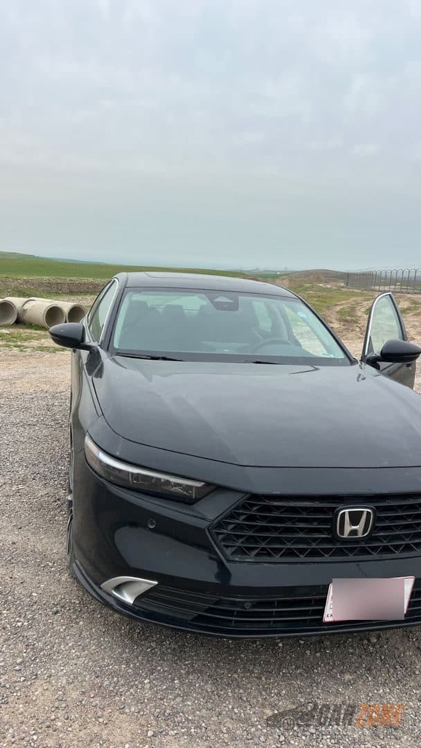 2024 هوندا أكورد Touring thumbnail 2