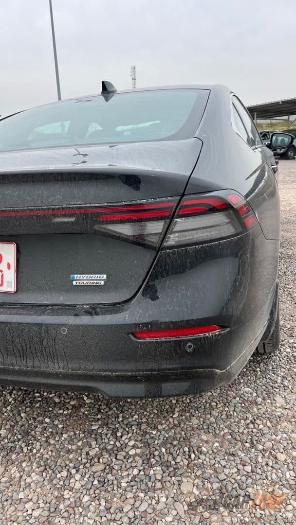 2024 هوندا أكورد Touring thumbnail 3