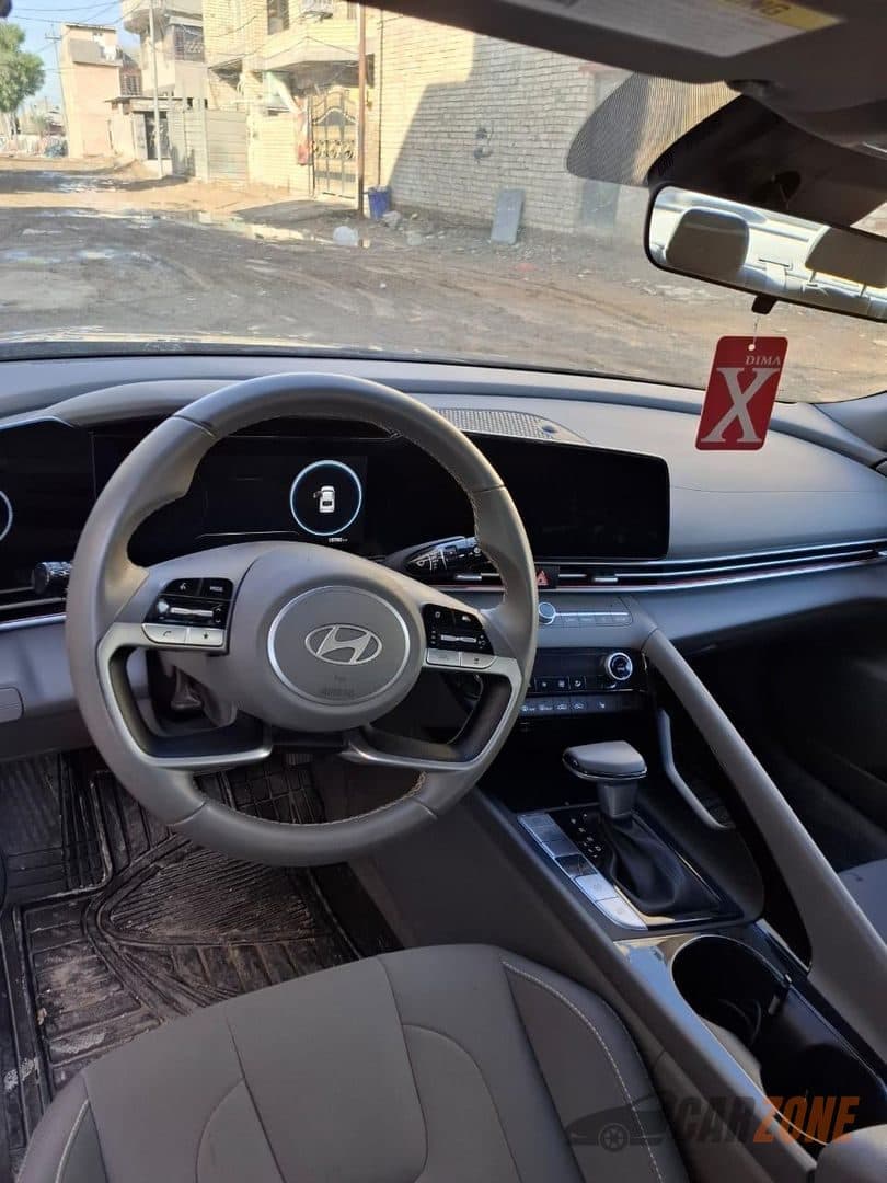 2024 Hyundai Elantra SEL thumbnail 6