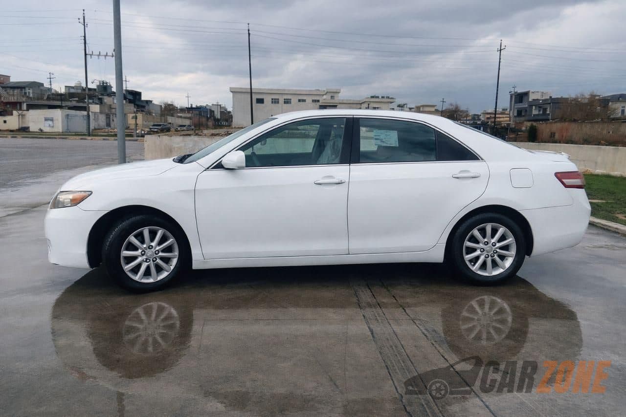 2009 Toyota Camry LE thumbnail 5