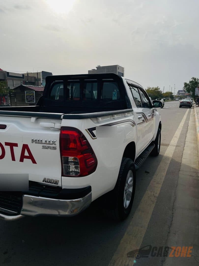 2019 تويوتا هايلوكس SR5 thumbnail 5