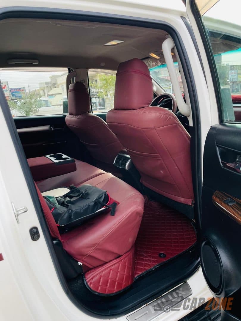 2019 تويوتا هايلوكس SR5 thumbnail 9