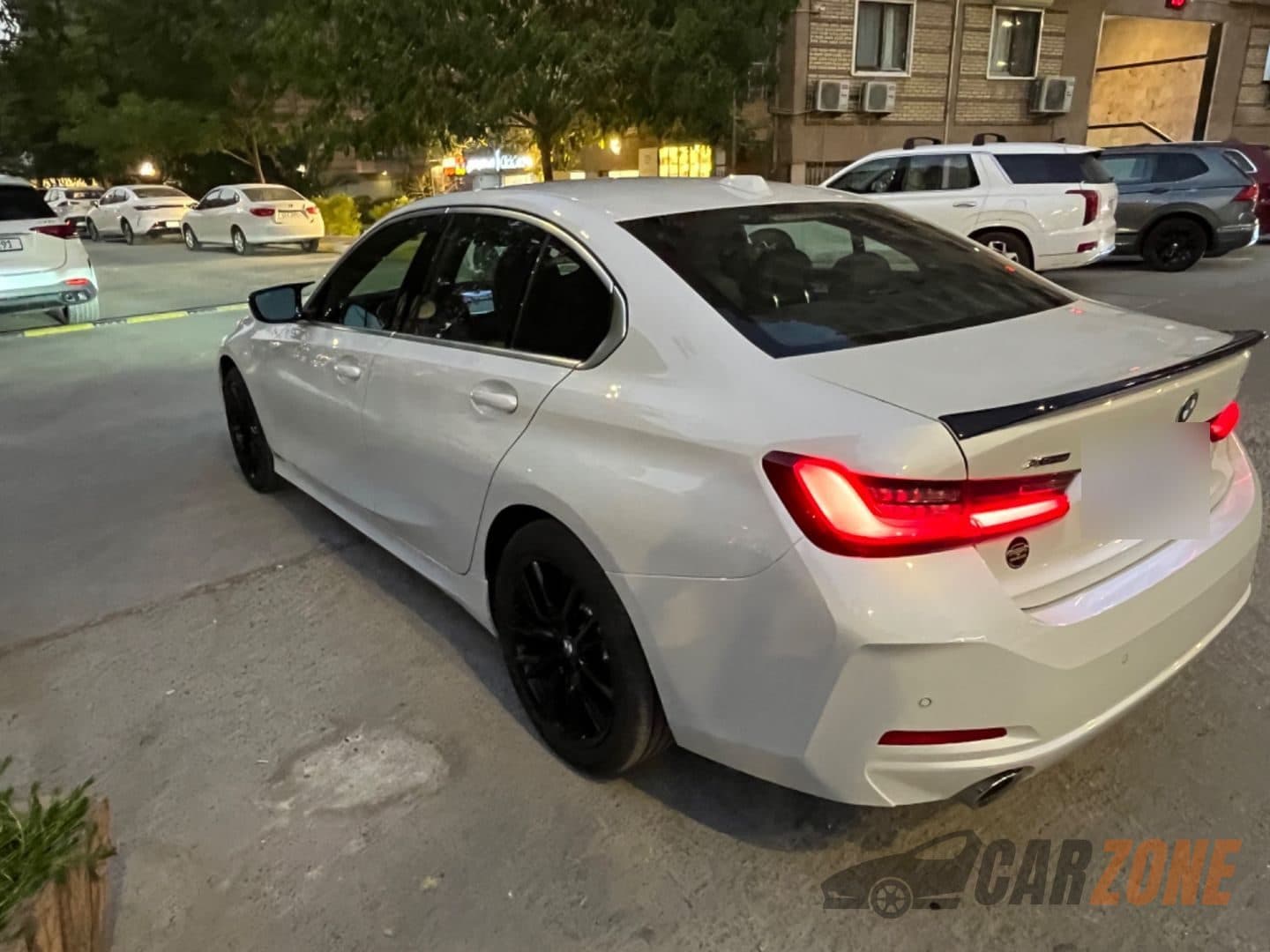 2024 بي إم دبليو الفئة الثالثة Base thumbnail 5