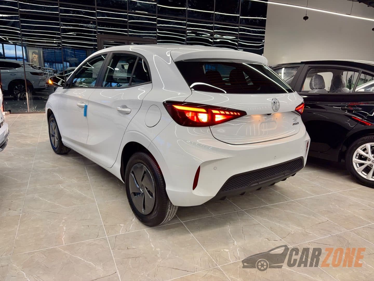 2026 ام جي إم جي 5 Standard thumbnail 4