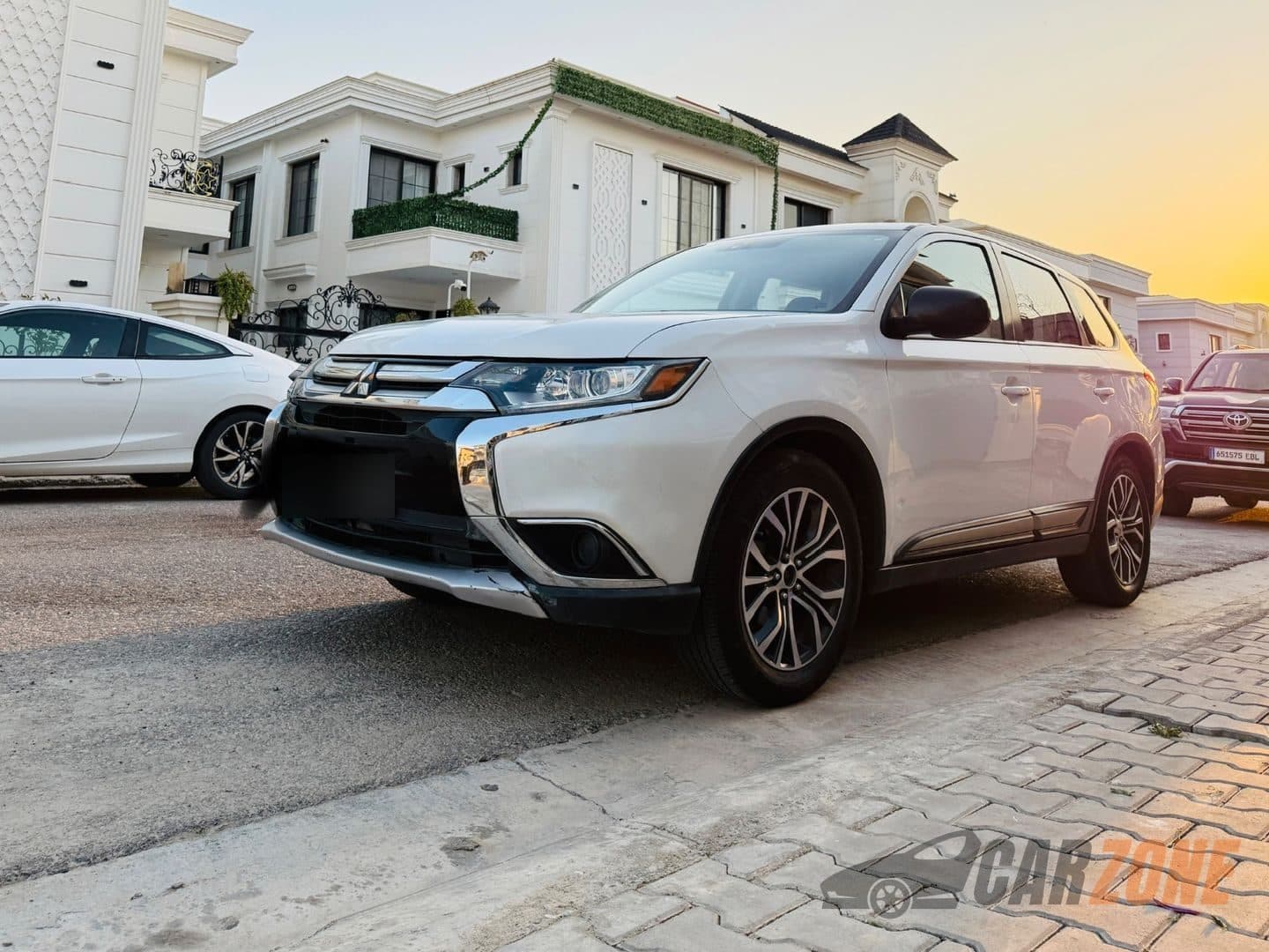 2016 ميتسوبيشي أوتلاندر thumbnail 3