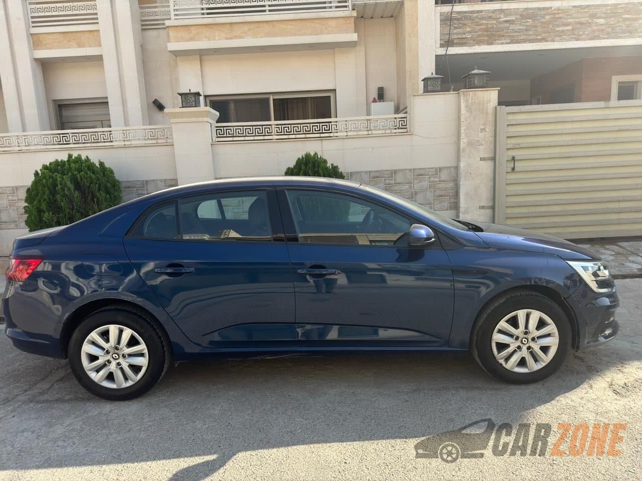 2023 Renault Megane thumbnail 2