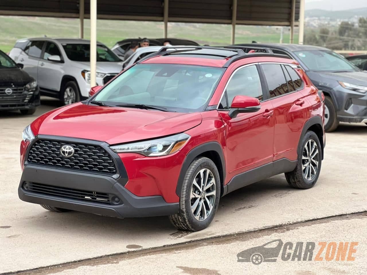 2024 تويوتا كورولا كروس XLE thumbnail 3