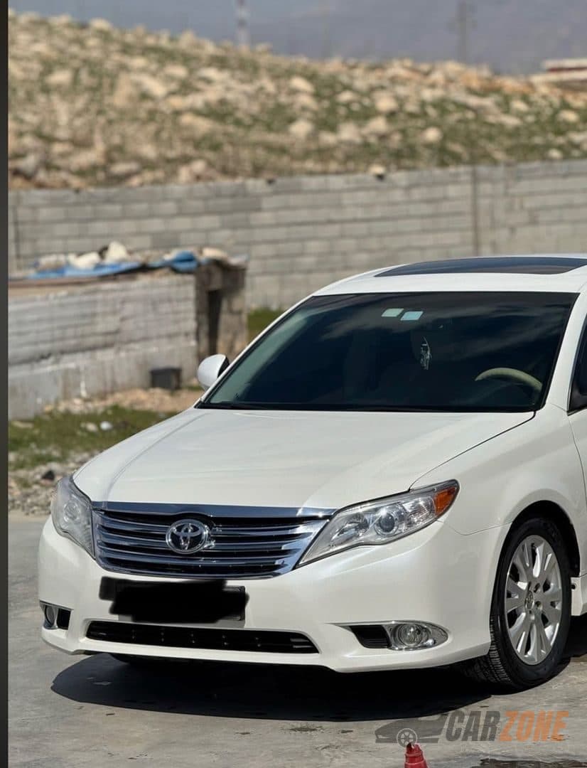 2011 تويوتا أفالون - 1
