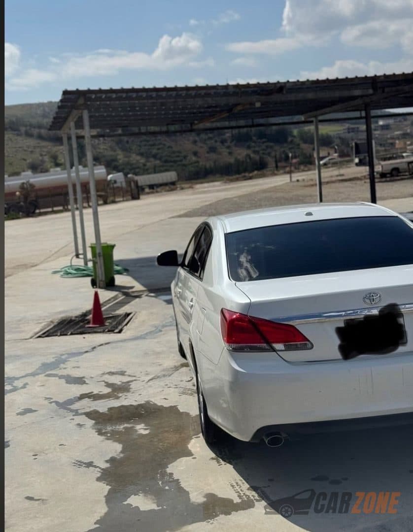 2011 تويوتا أفالون thumbnail 4