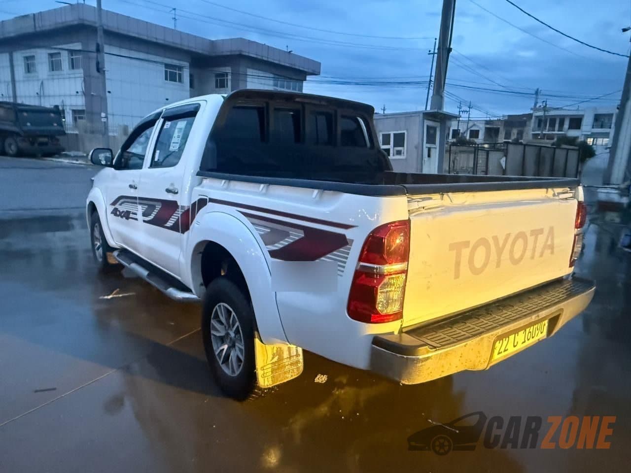 2012 تۆیۆتا هایلوکس thumbnail 4